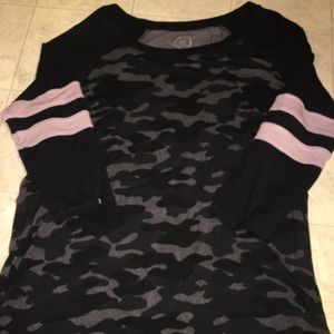 Long sleeve camo shirt with pink rings in sleeve